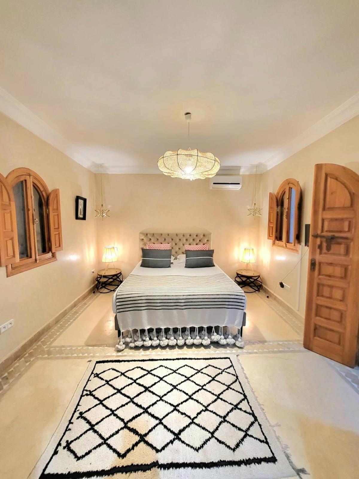 Riad Melilo Avec Piscine Chauffee Маракеш Екстериор снимка