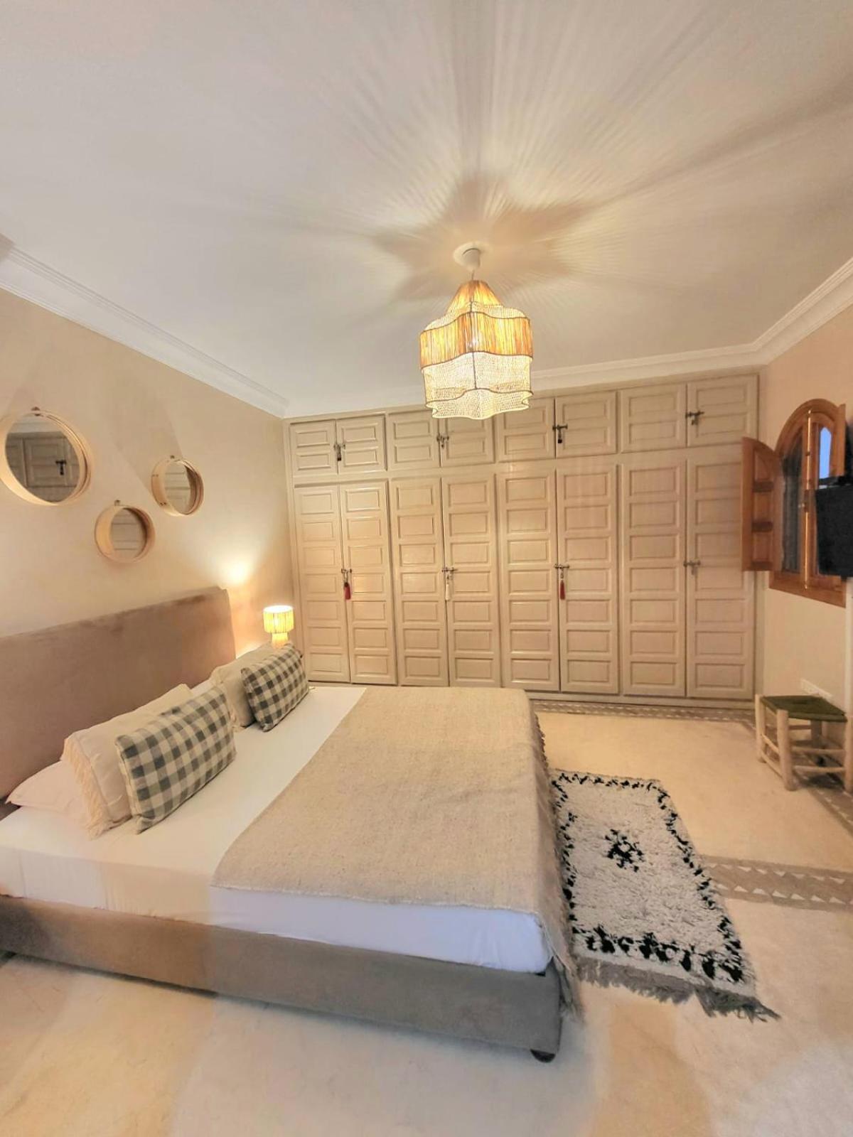 Riad Melilo Avec Piscine Chauffee Маракеш Екстериор снимка