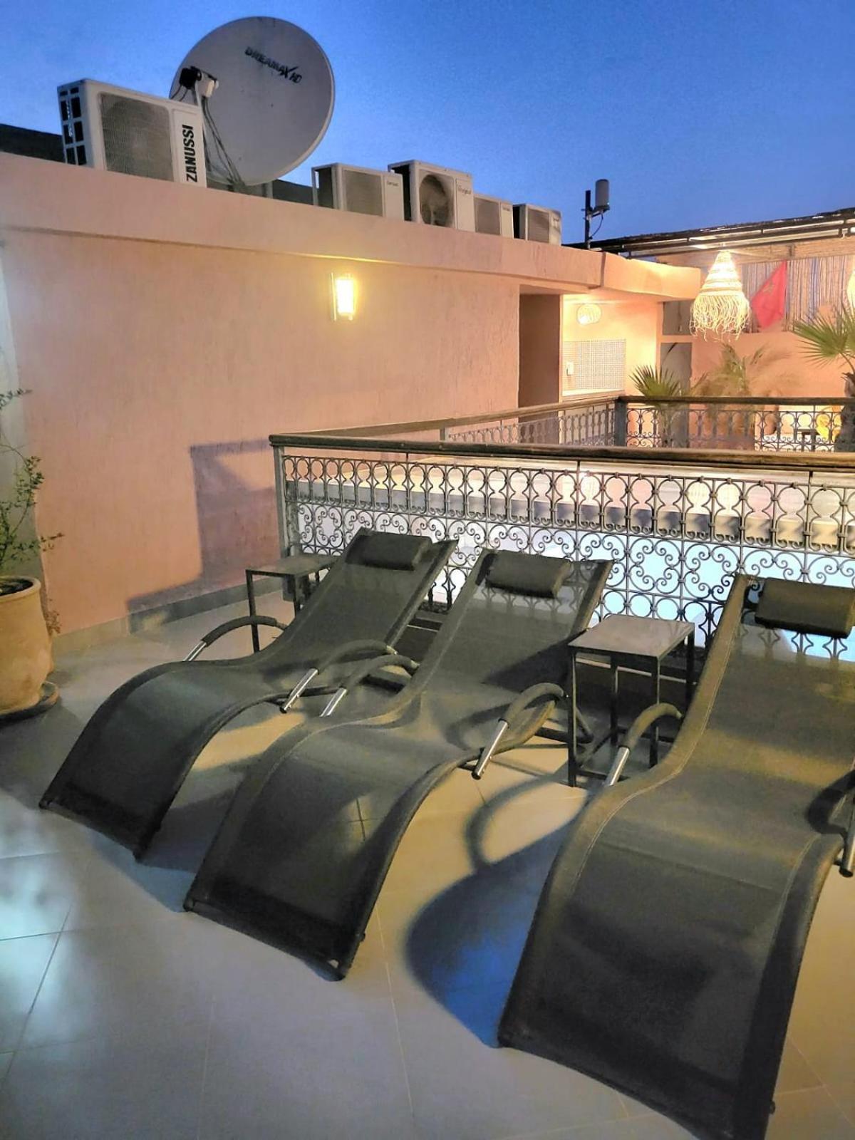 Riad Melilo Avec Piscine Chauffee Маракеш Екстериор снимка