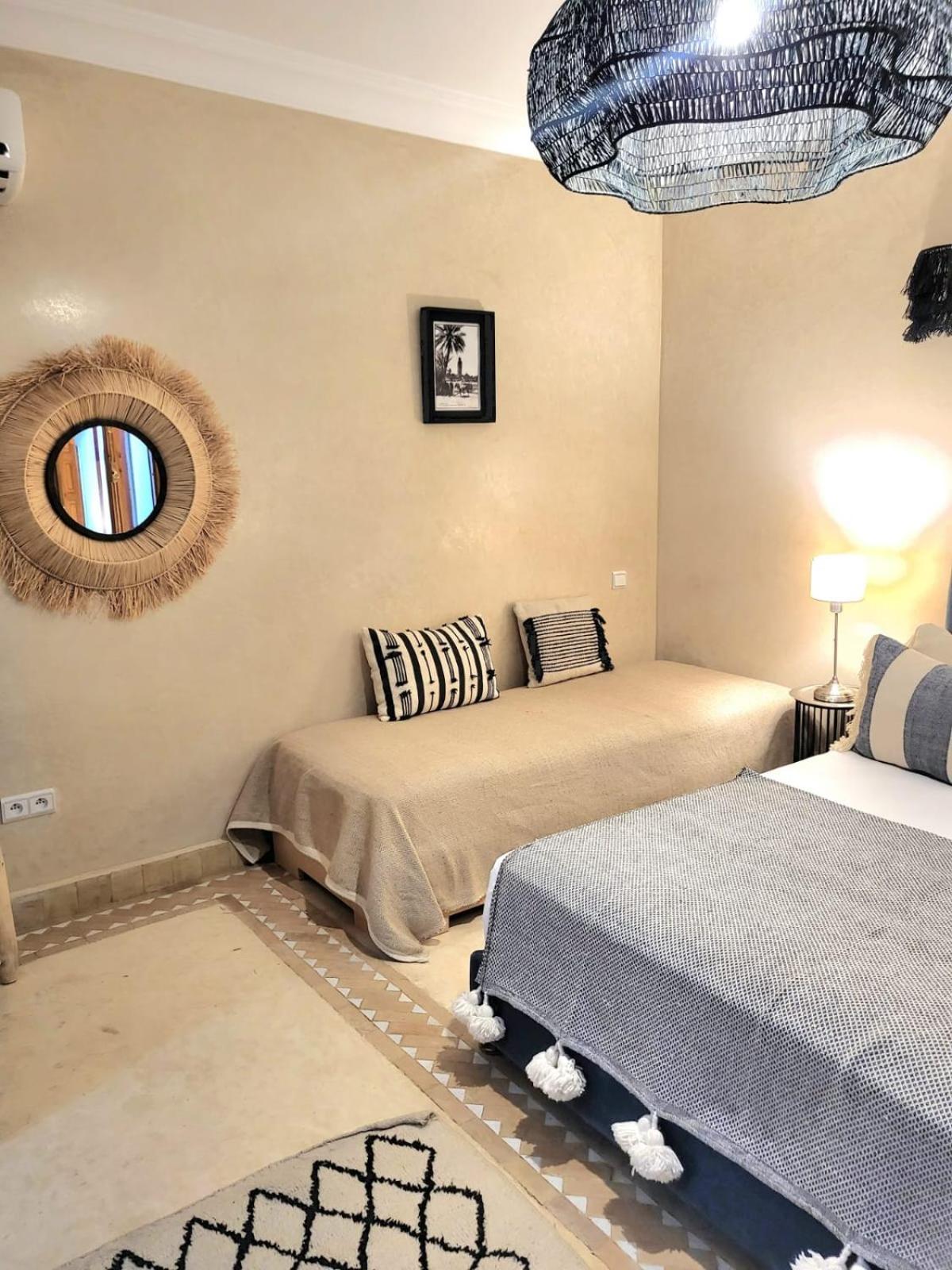 Riad Melilo Avec Piscine Chauffee Маракеш Екстериор снимка