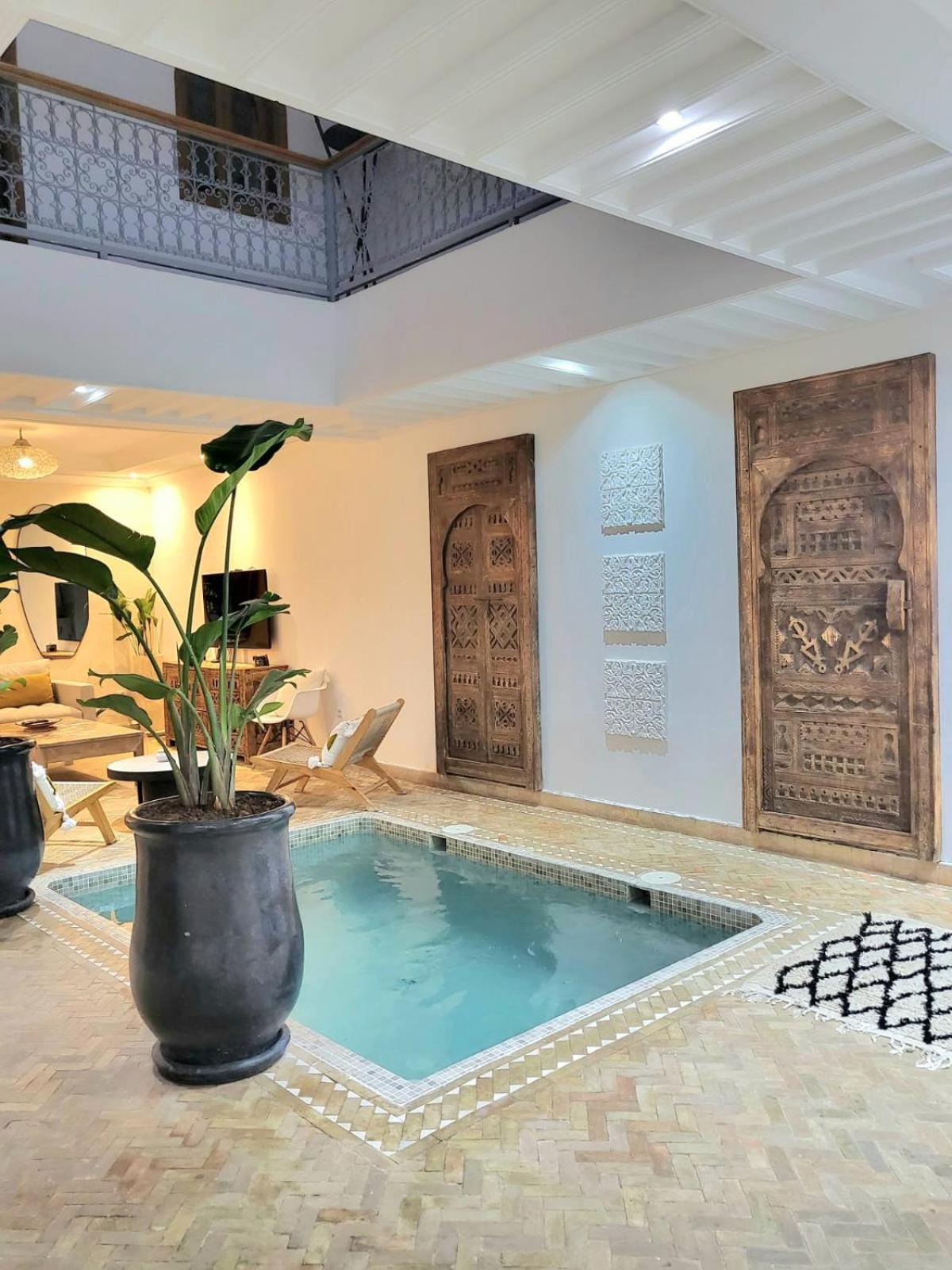 Riad Melilo Avec Piscine Chauffee Маракеш Екстериор снимка