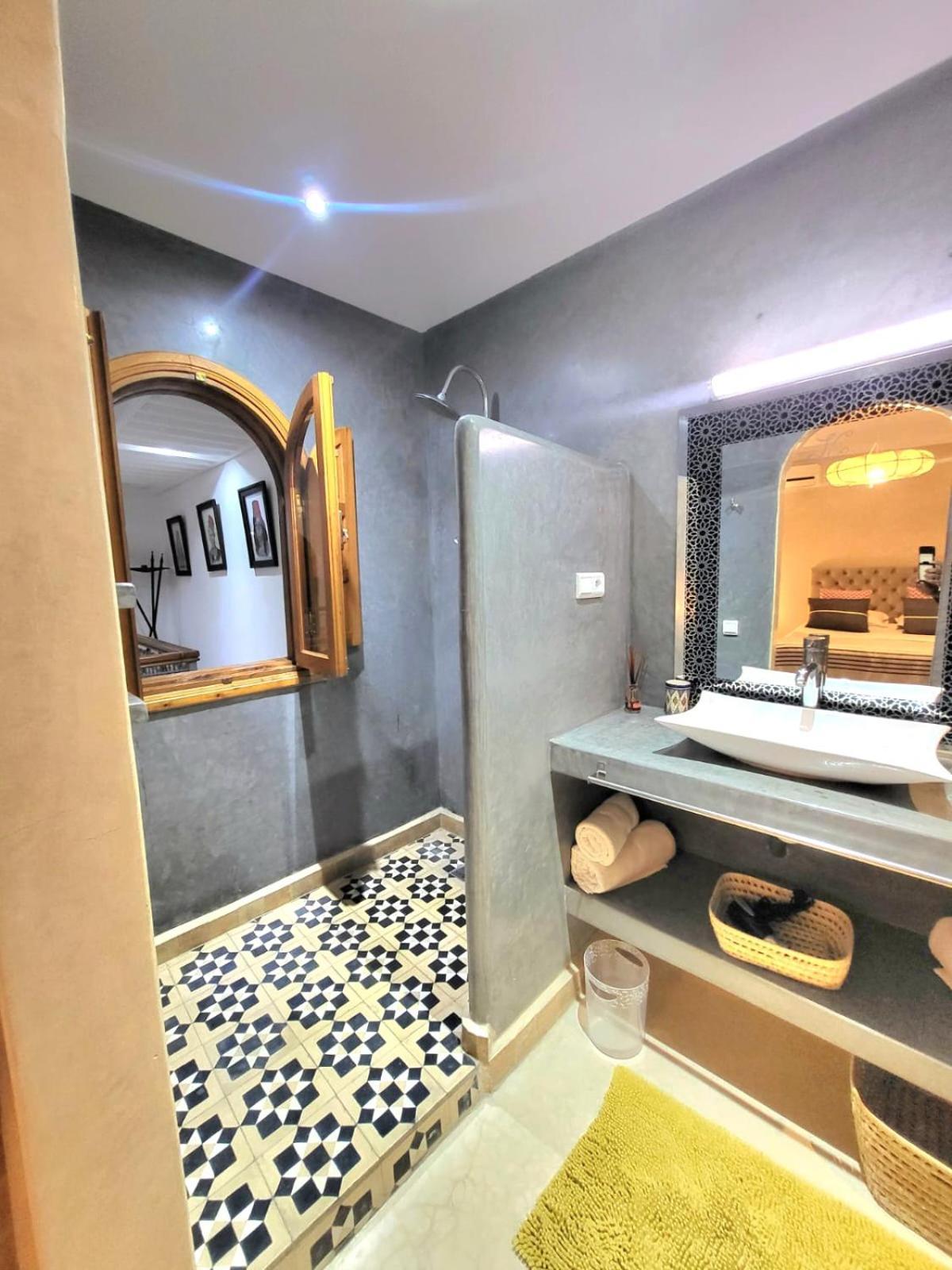 Riad Melilo Avec Piscine Chauffee Маракеш Екстериор снимка